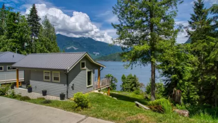Outdoor Deck Photo of 107 Witherby Road, Gibsons, BC
