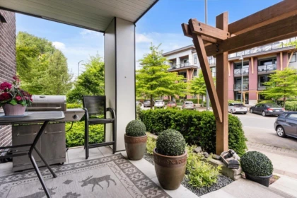 Backyard Photo of 103 45510 Market Way, Chilliwack, BC