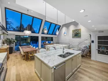 Loft / Bonus Room Photo of 3870 Commercial Street, Vancouver, BC