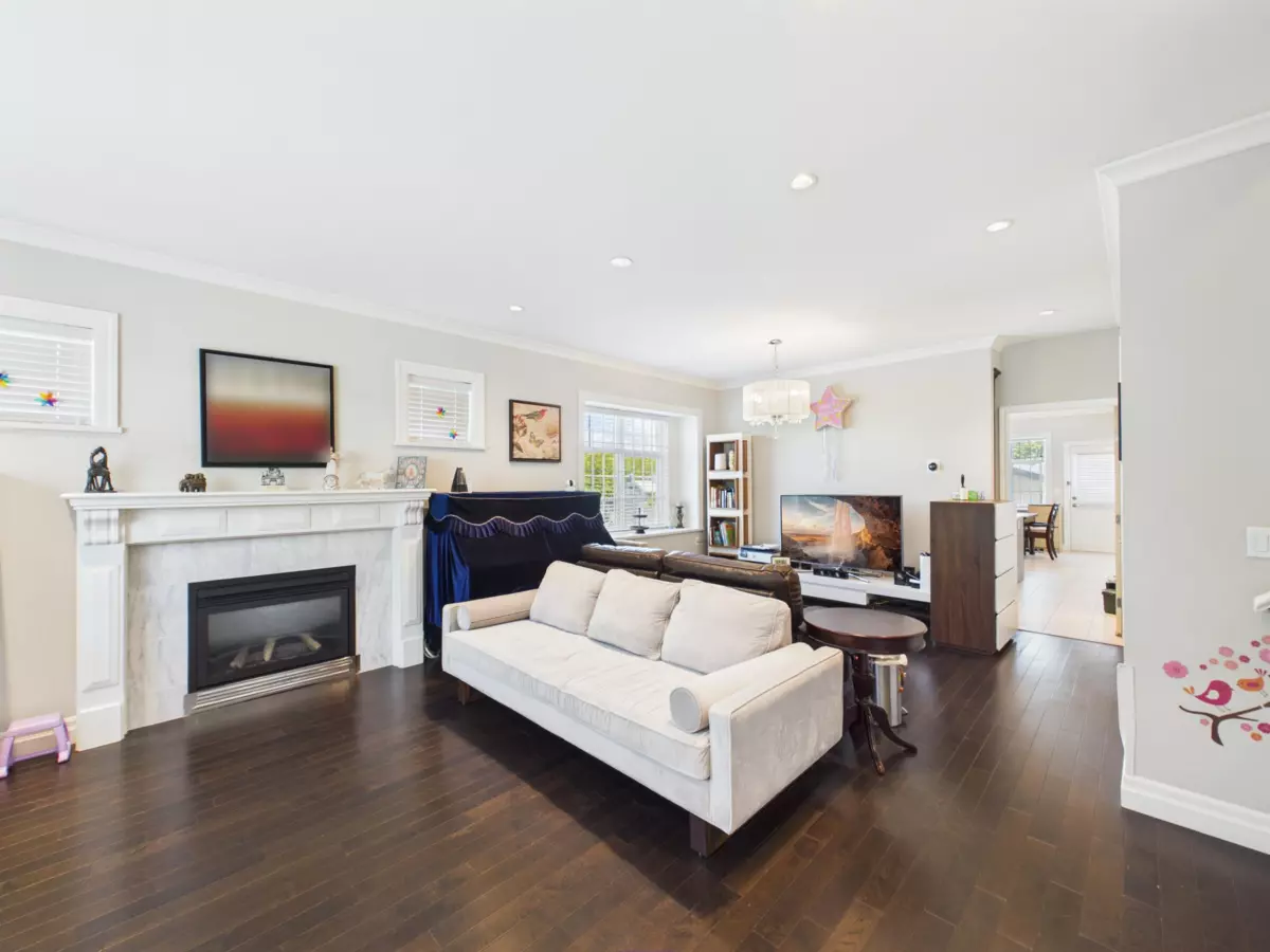 Family Room Photo of 5312 Elsom Avenue, Burnaby, BC