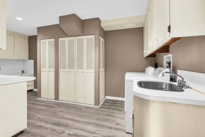 Powder Room Photo of 1378 Chartwell Drive, West Vancouver, BC