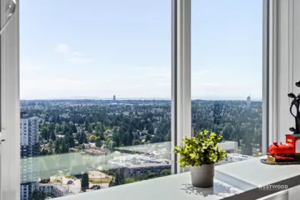 Kitchen Photo of 3510 13350 Central Avenue, Surrey, BC