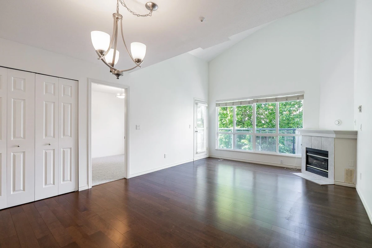 Living Room Photo of 411 14885 100 Avenue, Surrey, BC