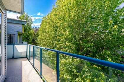 Laundry Room Photo of 411 14885 100 Avenue, Surrey, BC