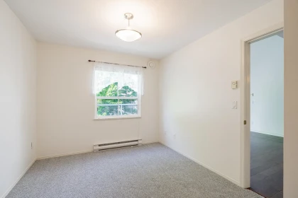 Primary Bathroom Photo of 411 14885 100 Avenue, Surrey, BC