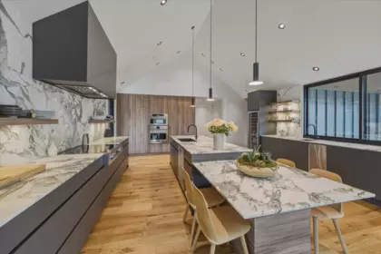 9304 Steller's Way, Whistler, BC, Whistler — Single Family Residence for sale