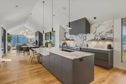 9304 Steller's Way, Whistler, BC, Whistler — Single Family Residence for sale