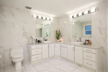 Mudroom Photo of 17985 56a Avenue, Surrey, BC