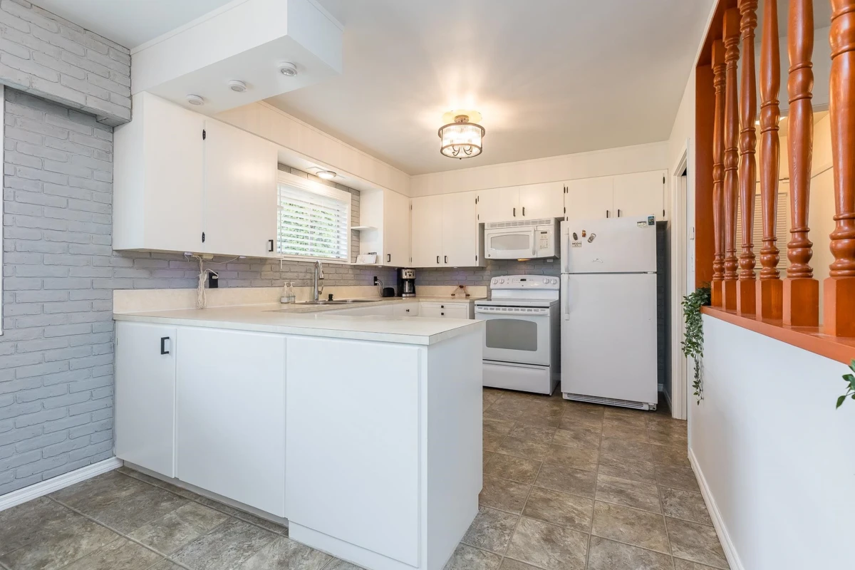 Family Room Photo of 12373 203 Street, Maple Ridge, BC