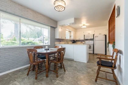 Breakfast Nook Photo of 12373 203 Street, Maple Ridge, BC