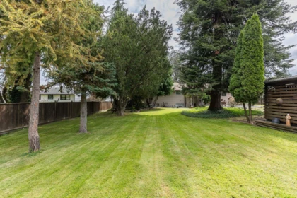 Front Yard Photo of 12373 203 Street, Maple Ridge, BC