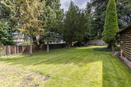 Garden / Landscaping Photo of 12373 203 Street, Maple Ridge, BC