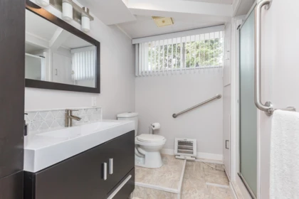 Hallway Photo of 12373 203 Street, Maple Ridge, BC