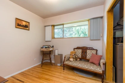 Powder Room Photo of 12373 203 Street, Maple Ridge, BC