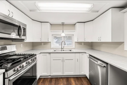 Kitchen Island Photo of 33 23325 Calvin Crescent, Maple Ridge, BC