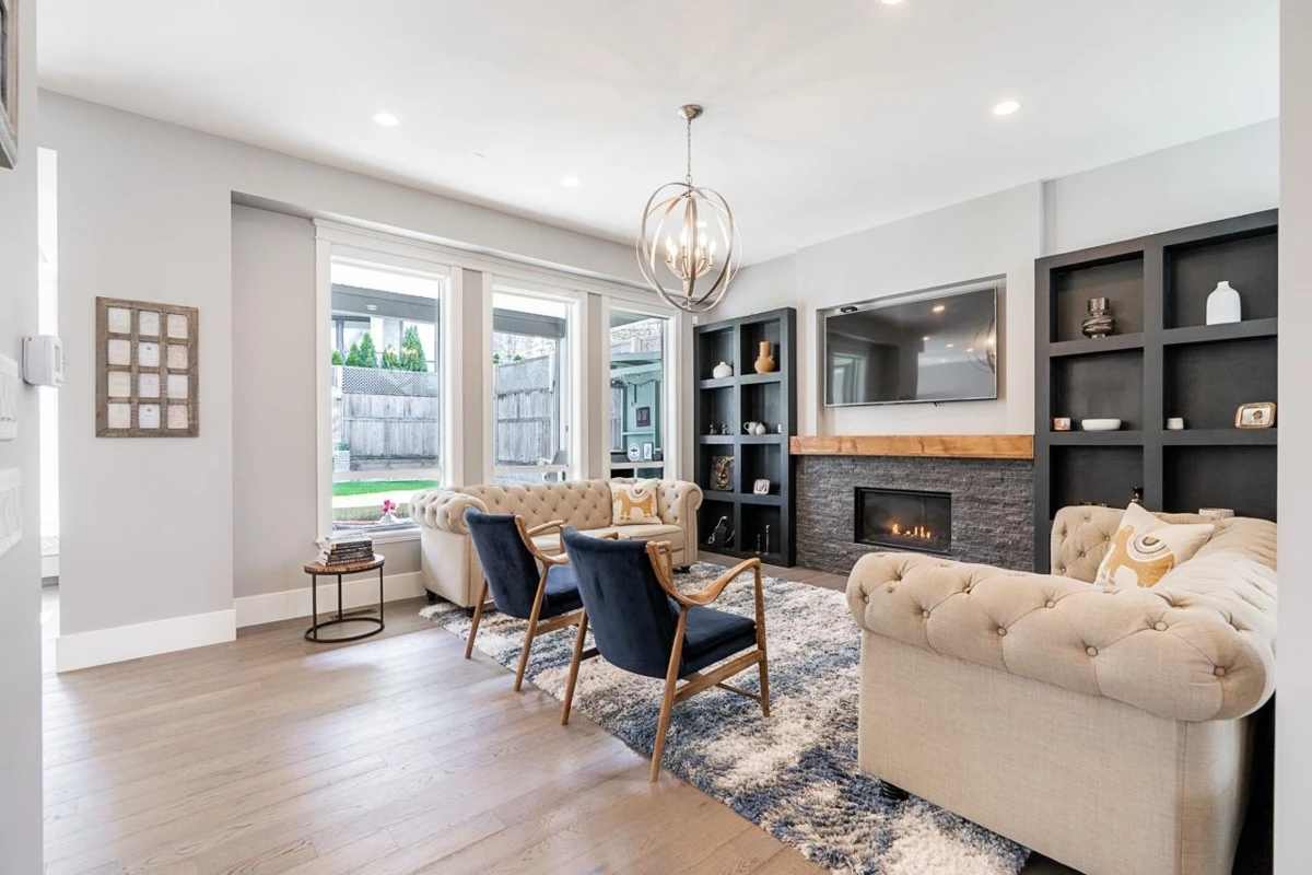 Living Room Photo of 15708 Mountain View Drive, Surrey, BC