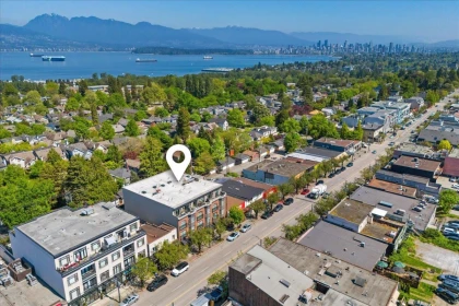 Front Yard Photo of 404 4463 W 10th Avenue, Vancouver, BC