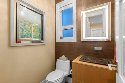 Guest Bathroom Photo of 315 E 20th Street, North Vancouver, BC