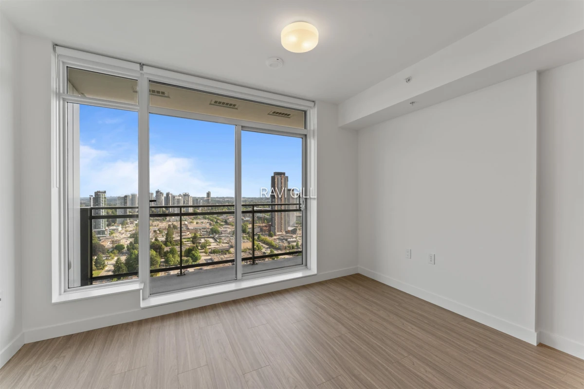 Family Room Photo of 1003 13675 107a Avenue, Surrey, BC