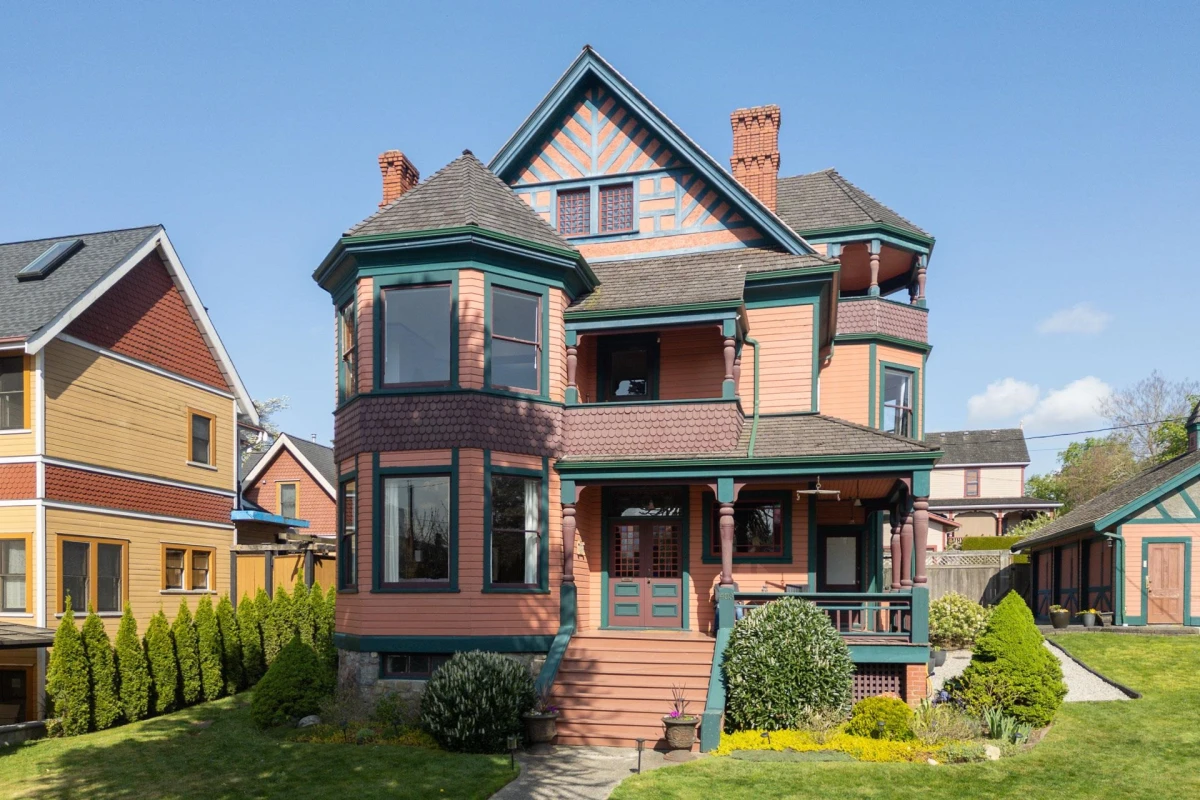 Exterior Rear Photo of 403 St. George Street, New Westminster, BC