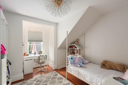 Entry Foyer Photo of 403 St. George Street, New Westminster, BC