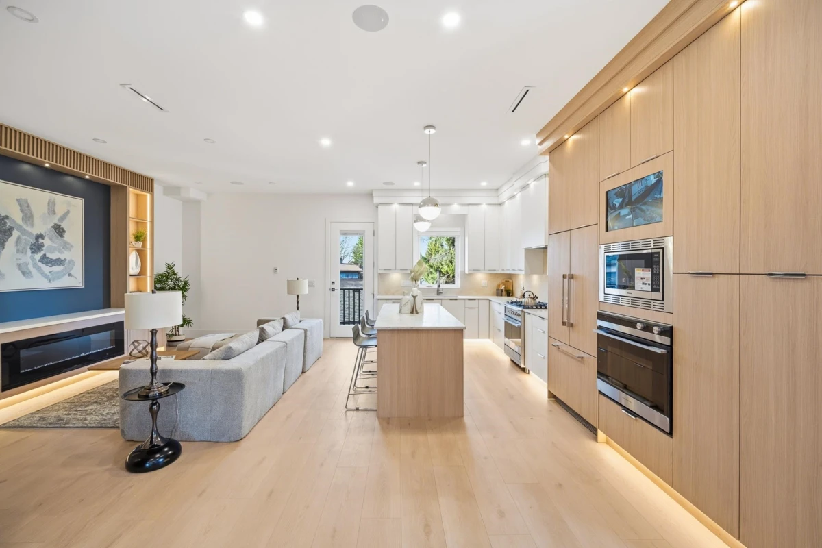 Dining Area Photo of 2 6139 Ashworth Avenue, Burnaby, BC