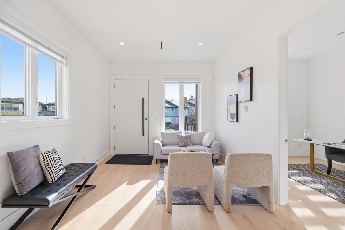 Living Room Photo of 2 6139 Ashworth Avenue, Burnaby, BC
