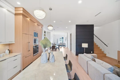 Kitchen Island Photo of 2 6139 Ashworth Avenue, Burnaby, BC