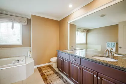 Guest Bathroom Photo of 16766 108a Avenue, Surrey, BC
