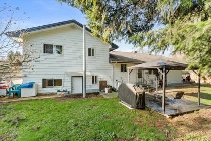 Staircase Photo of 3174 268 Street, Langley, BC