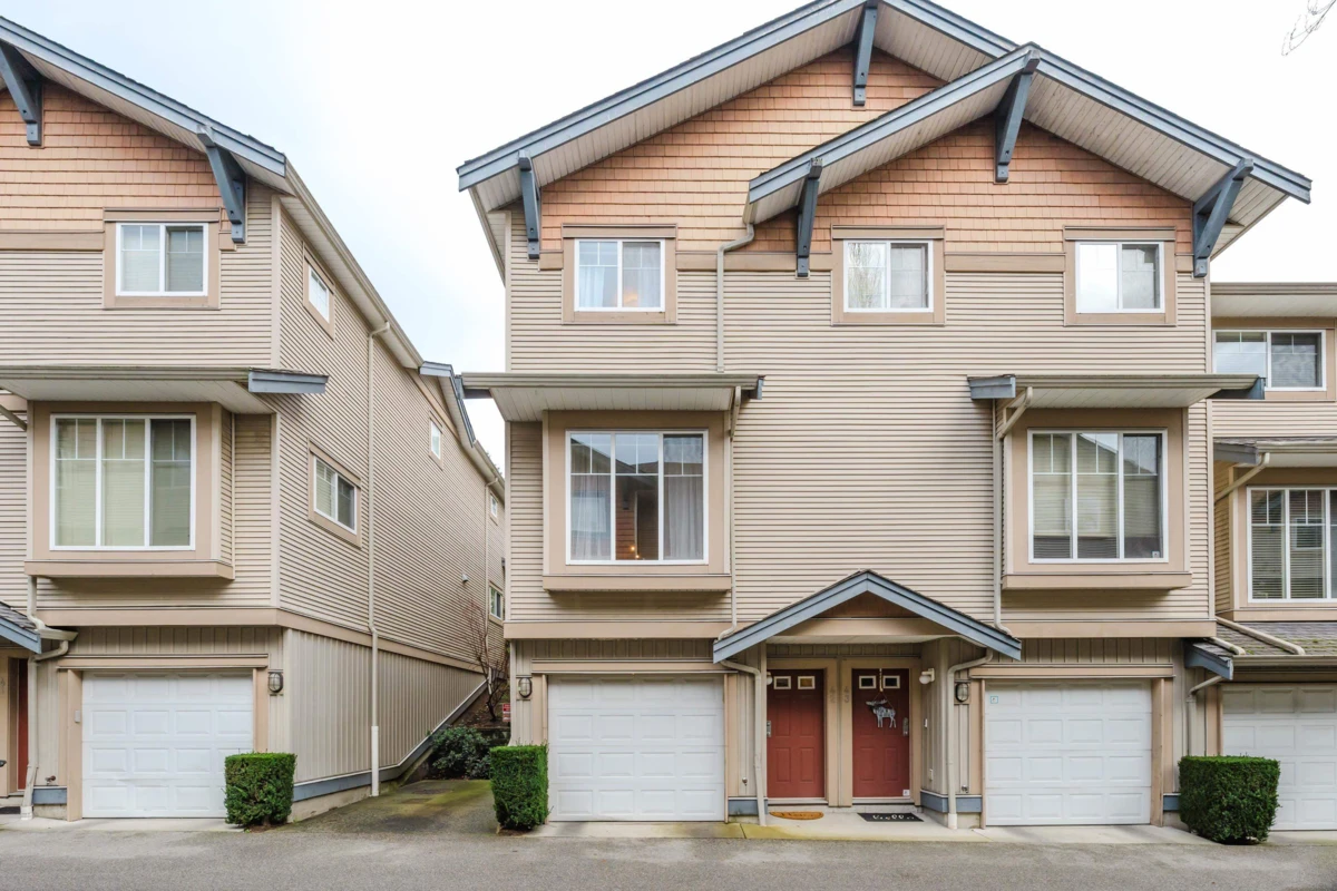 Living Room Photo of 42 5839 Panorama Drive, Surrey, BC