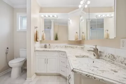 Guest Bathroom Photo of 19573 116b Avenue, Pitt Meadows, BC