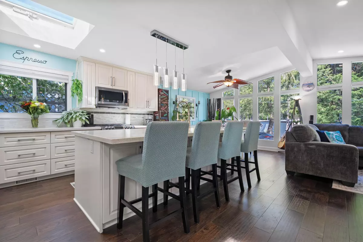 Dining Area Photo of 281 1840 160 Street, Surrey, BC