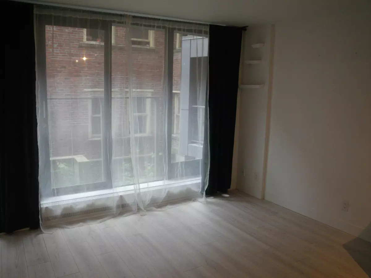 Family Room Photo of 501 1133 Hornby Street, Vancouver, BC