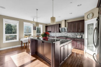Breakfast Nook Photo of 26500 124 Avenue, Maple Ridge, BC