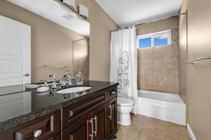 Hallway Photo of 26500 124 Avenue, Maple Ridge, BC