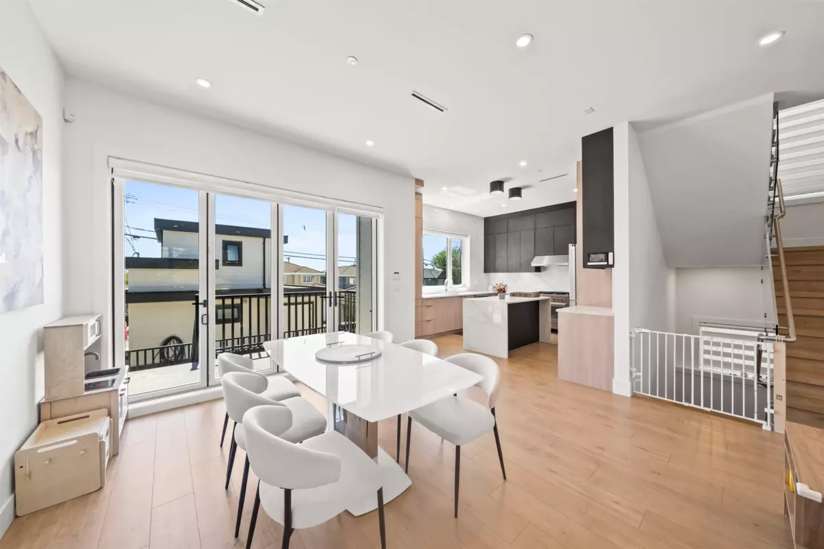 Family Room Photo of 742 E 58th Avenue, Vancouver, BC