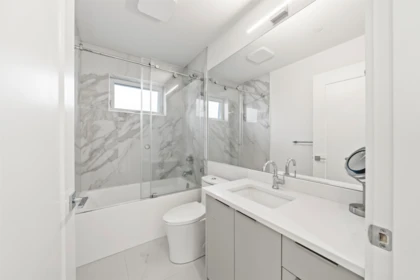 Hot Tub / Spa Photo of 742 E 58th Avenue, Vancouver, BC