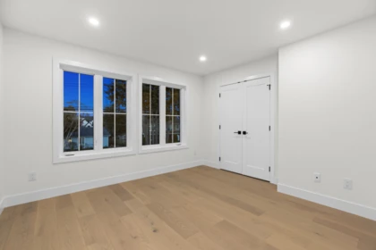 Entry Foyer Photo of 4527 46a Street, Ladner, BC