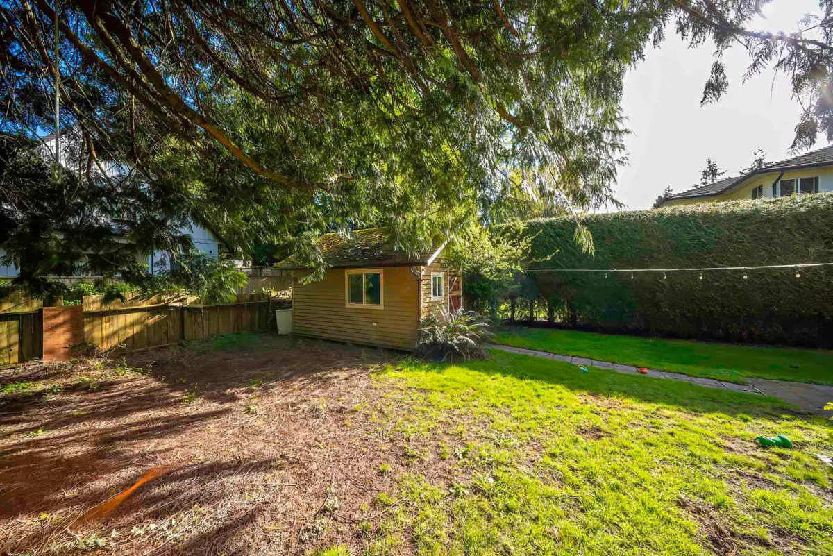 Family Room Photo of 13029 15a Avenue, Surrey, BC