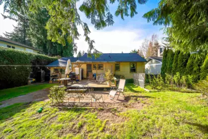 Kitchen Photo of 13029 15a Avenue, Surrey, BC