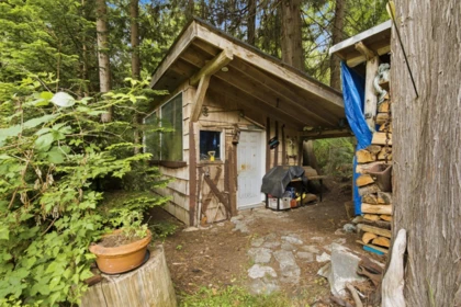 Hallway Photo of 1287 Roberts Creek Road, Roberts Creek, BC