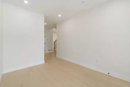 Hallway Photo of 32514 Higginbottom Court, Mission, BC
