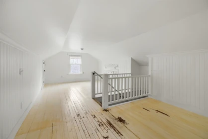 Walk-In Closet Photo of 33433 3 Avenue, Mission, BC
