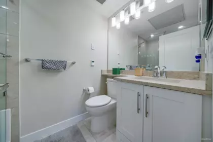 Entry Foyer Photo of 114 11077 Ravine Road, Surrey, BC