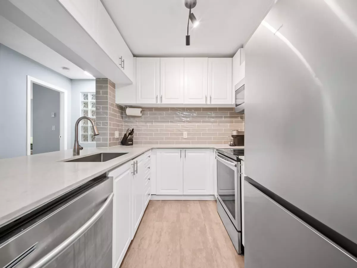 Dining Area Photo of 407 7077 Beresford Street, Burnaby, BC
