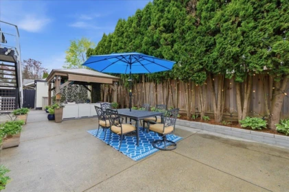 Hot Tub / Spa Photo of 22727 127th Avenue, Maple Ridge, BC