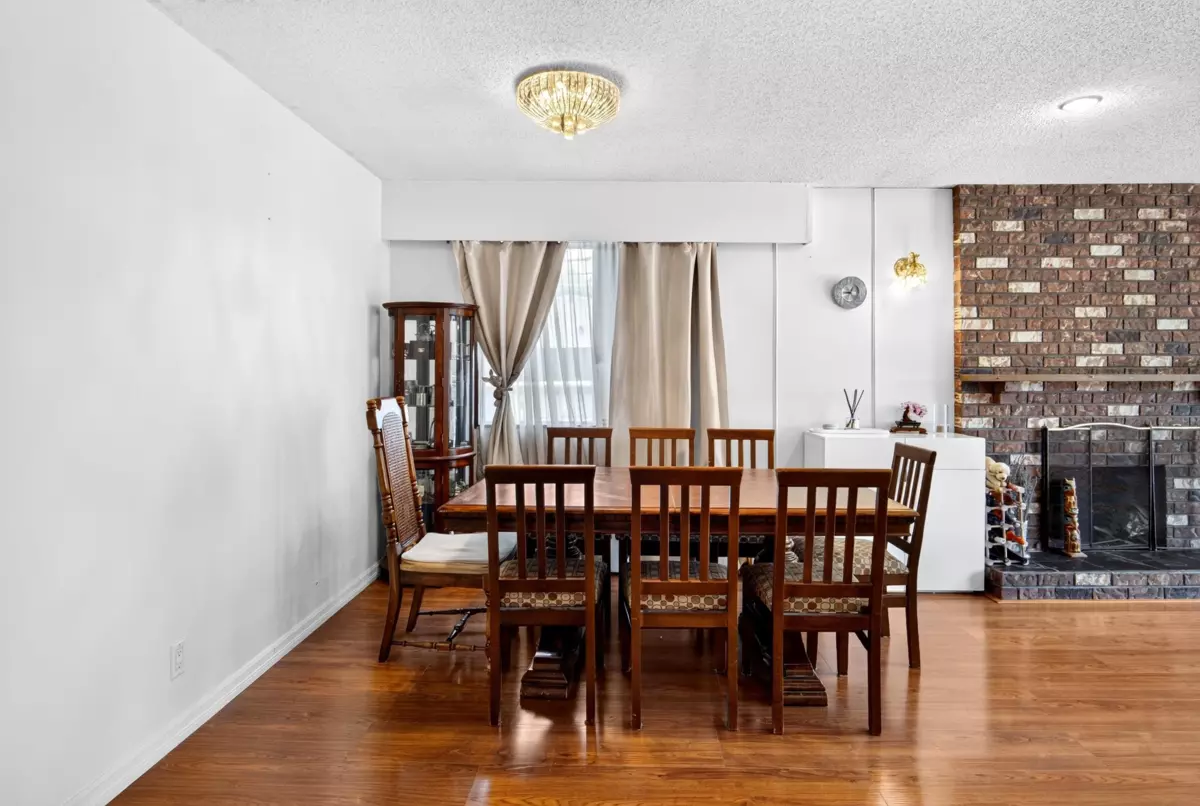 Living Room Photo of 2871 E 18th Avenue, Vancouver, BC