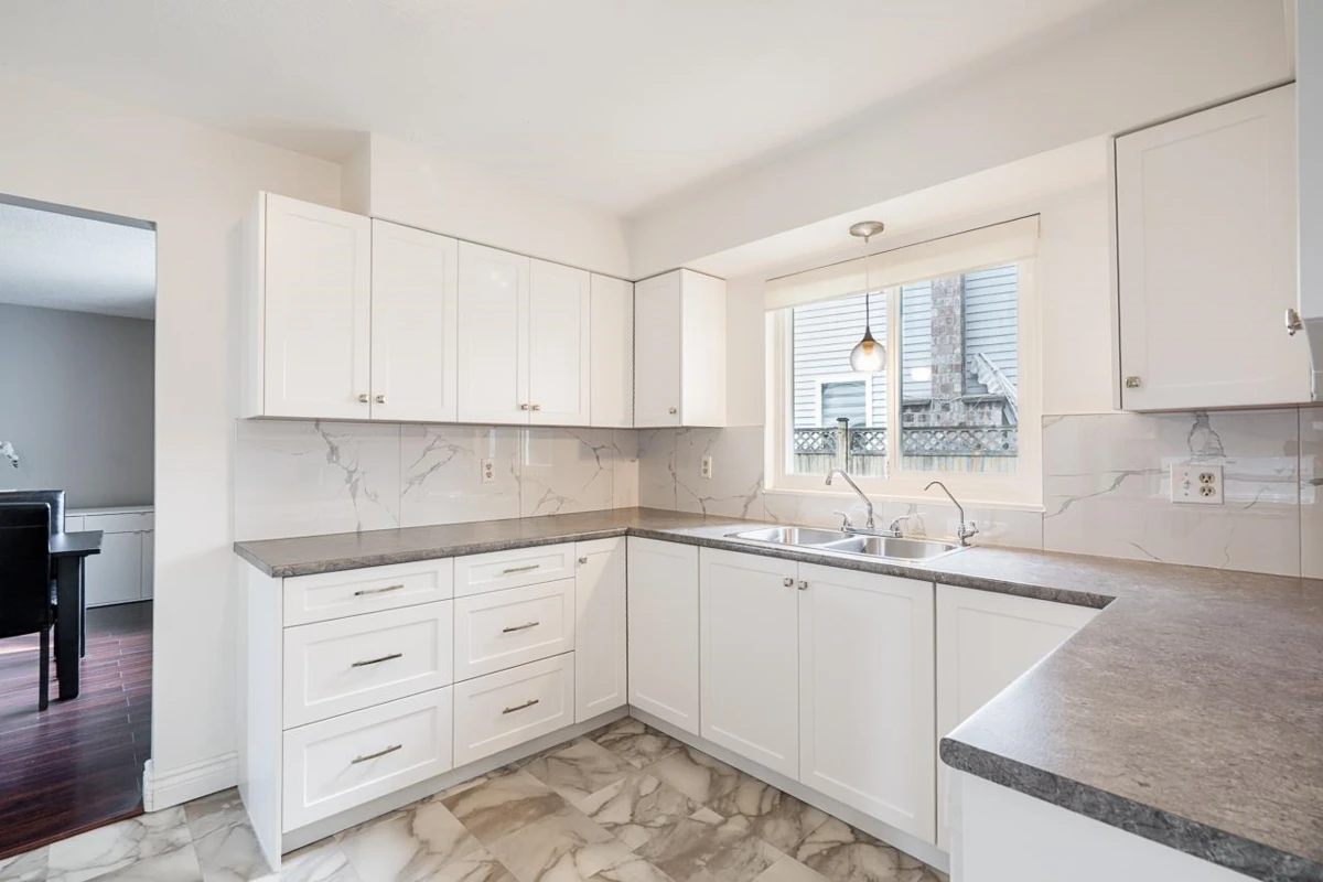 Family Room Photo of 12946 66a Avenue, Surrey, BC