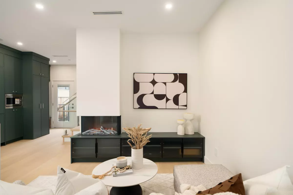 Dining Area Photo of 1 8508 East Boulevard, Vancouver, BC